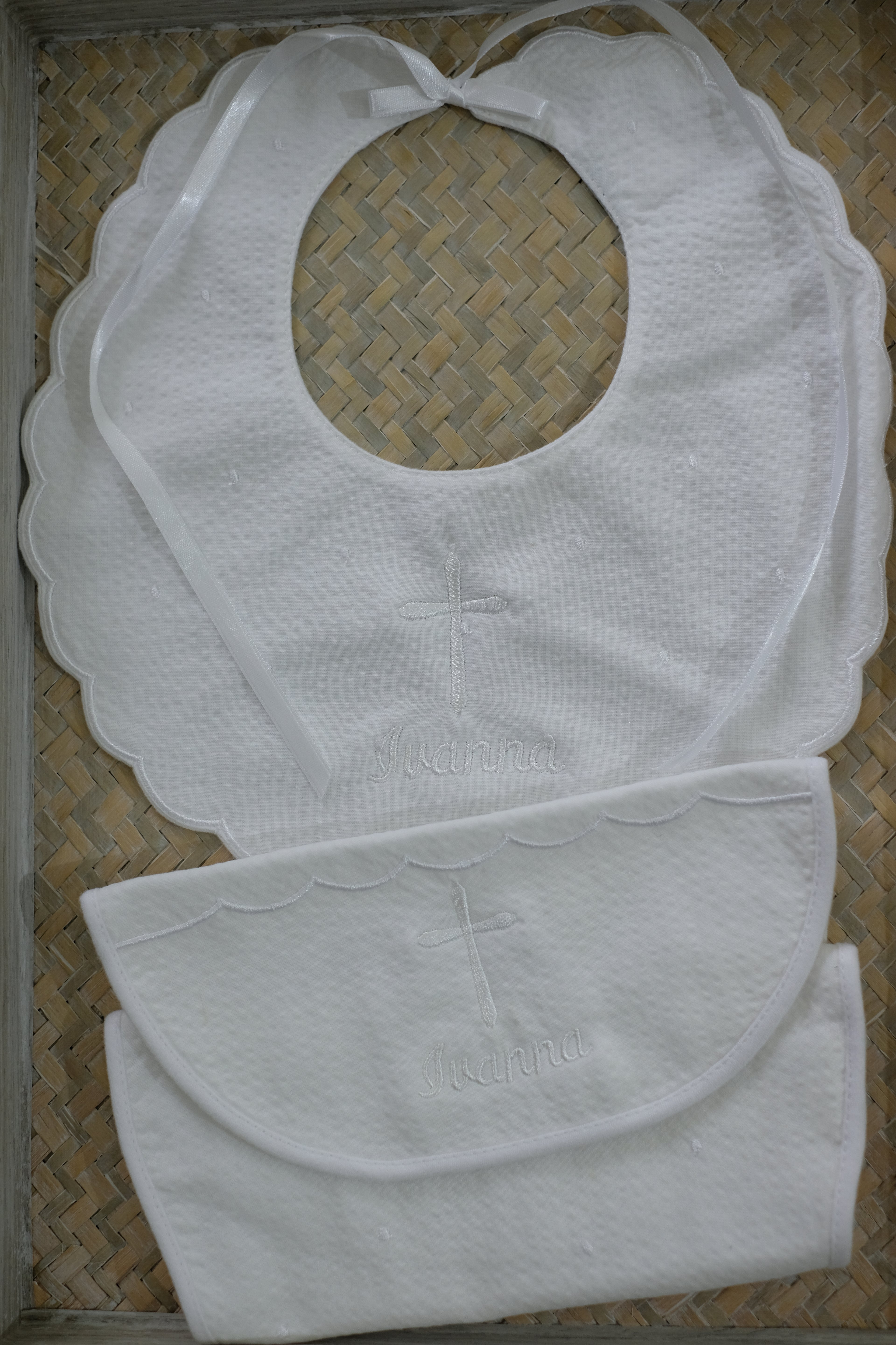 Set Babero y Trapito de Hombro Blanco